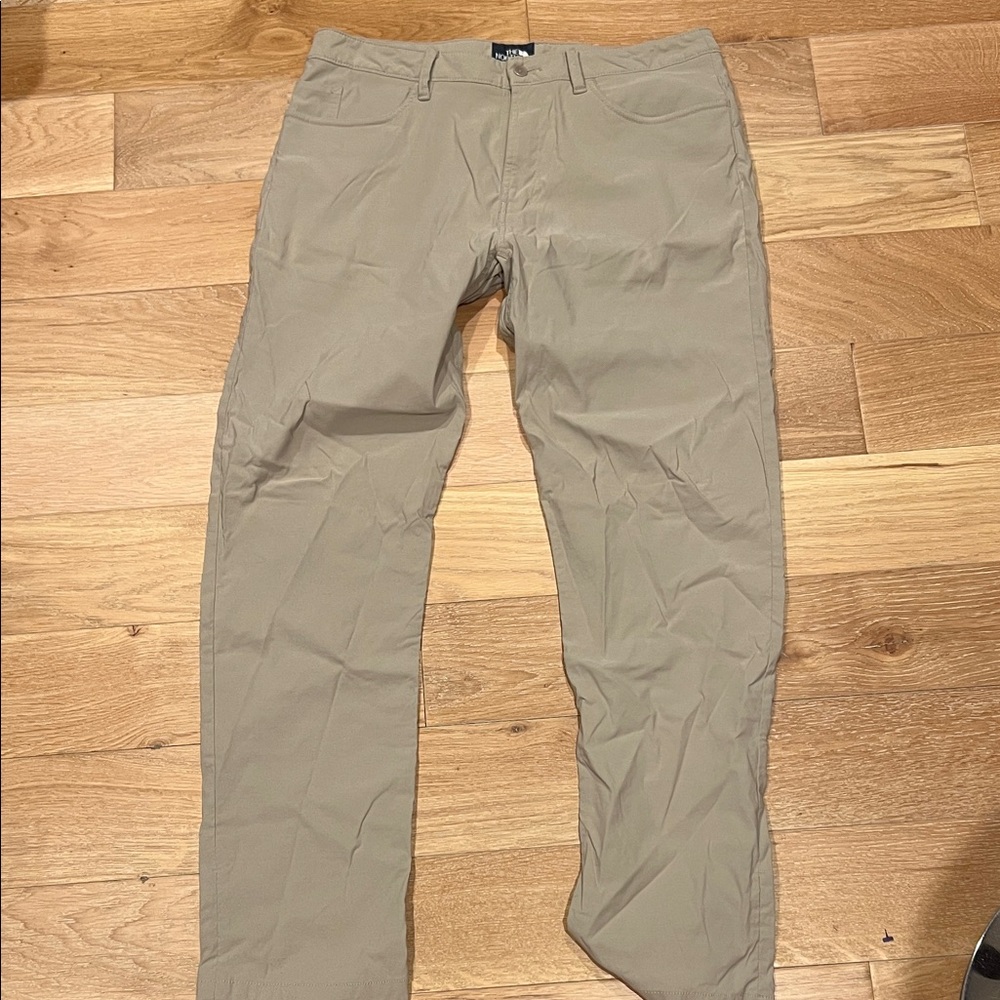 The‎ North Face Men's Khaki athletic Chinos 34